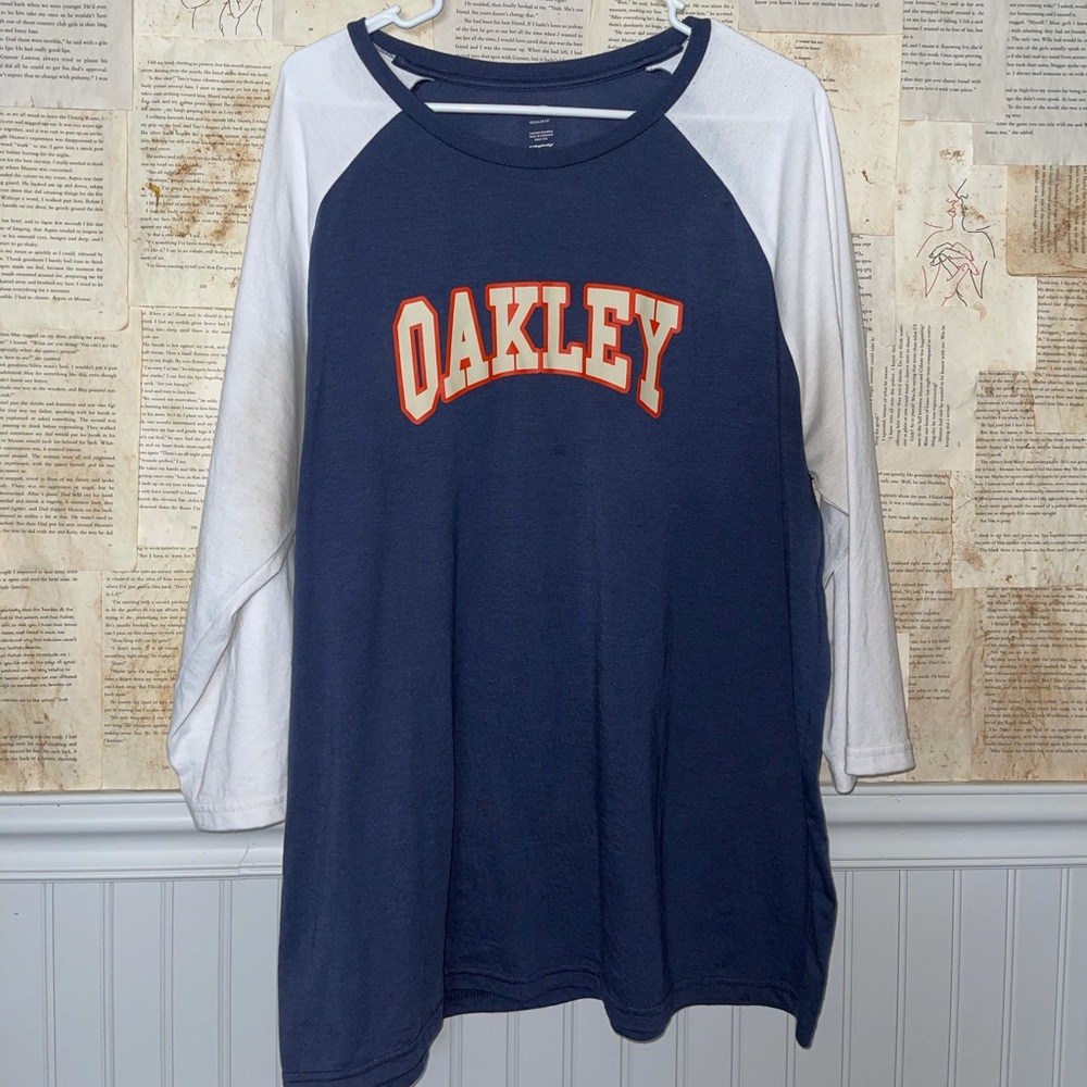Oakley Baseball tee